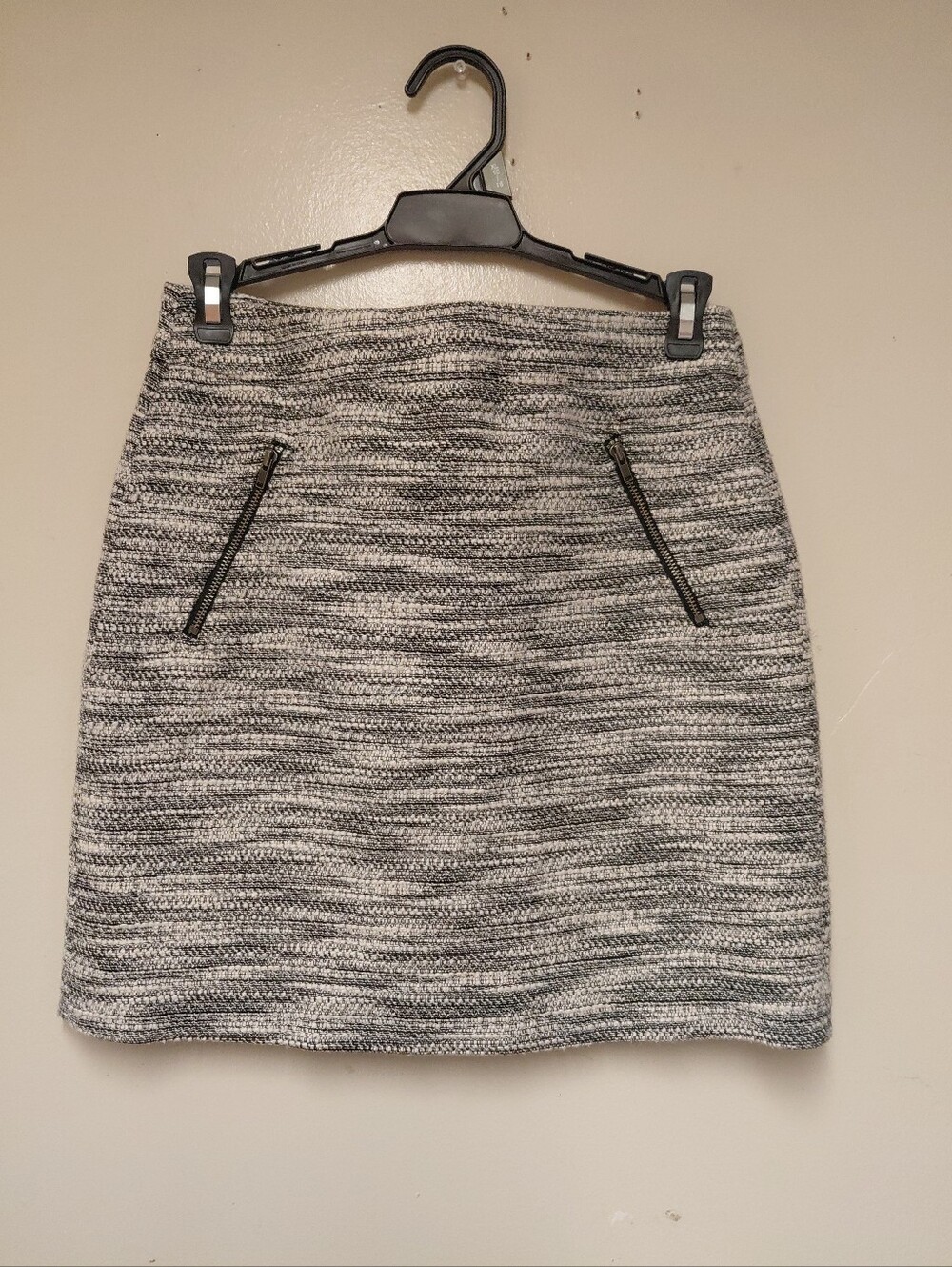 Loft Women's Gray/White Tweed Mini Skirt Size 0 Petite